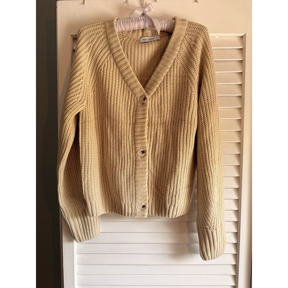 Pretty Garden M Beige Ribbed Chunky Knit Cardigan V-Neck Light Academia Cottage